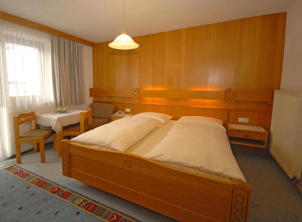 Pension Riedlsperger Saalbach-Hinterglemm Room photo